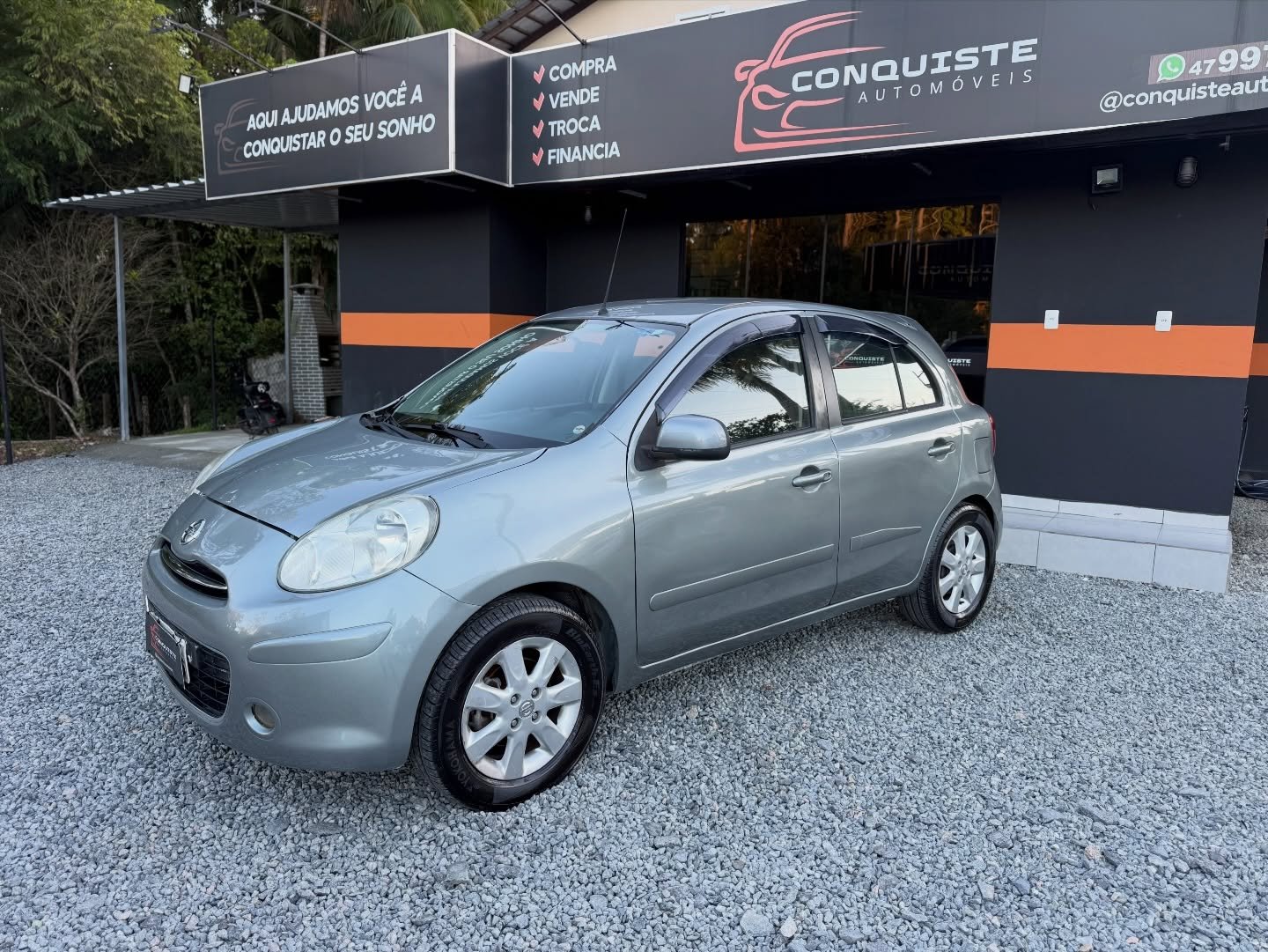 Nissan March