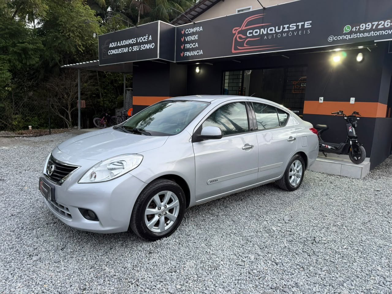 NISSAN VERSA SL